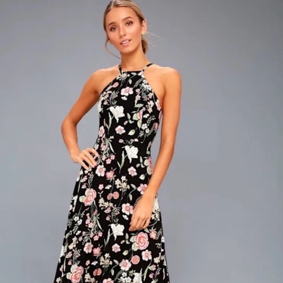 Lulus Dresses & Skirts - NWT Lulu's Black Floral Maxi Dress